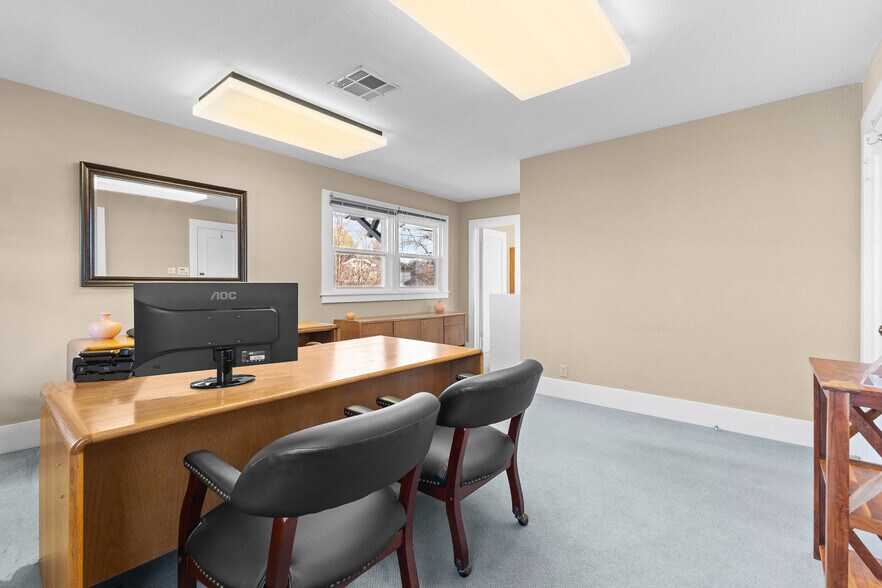 More Photos Of 700 College Ave, Santa Rosa Office For Sale