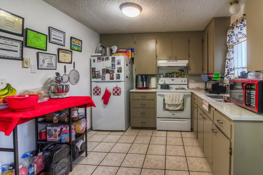More Photos Of 1305 W King St, Yakima Apartments For Sale