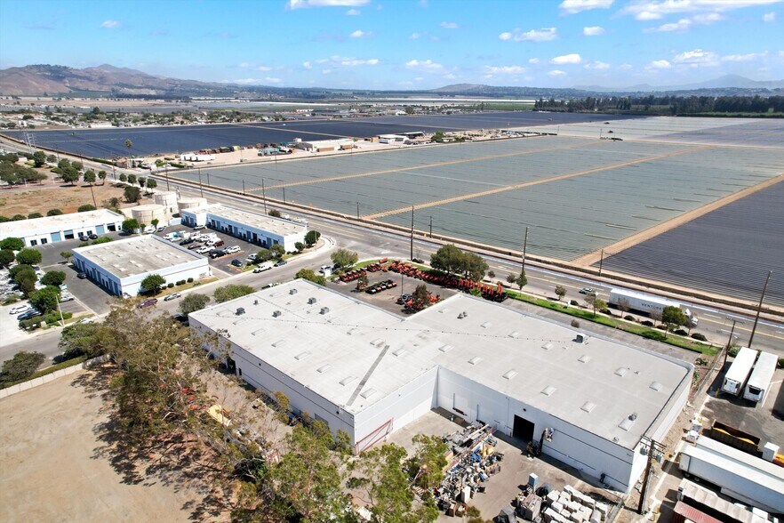 More Photos Of 167 Lambert St, Oxnard Warehouse For Lease