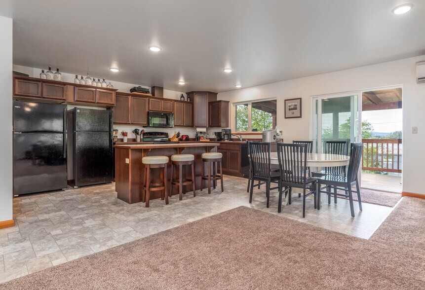 More Photos Of 400 JS Dr, Craig Flex For Sale