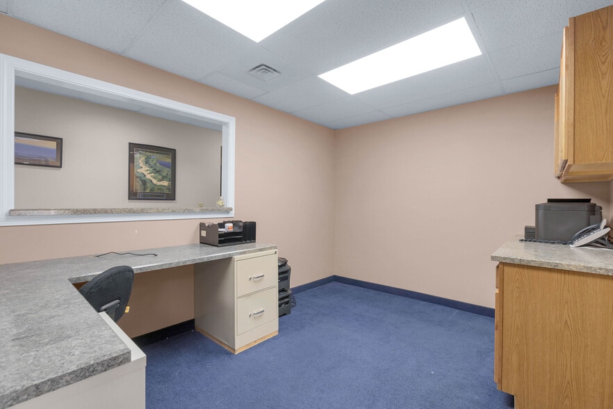 More Photos Of 47-49 Leavenworth St, Waterbury Office For Sale