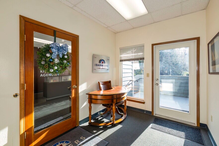 More Photos Of 104 Tremont Ave, Port Orchard Medical For Sale