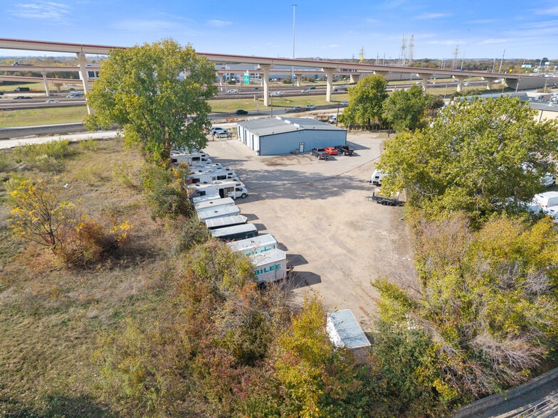 More Photos Of 2630 N Interstate 35E, Carrollton Service For Sale