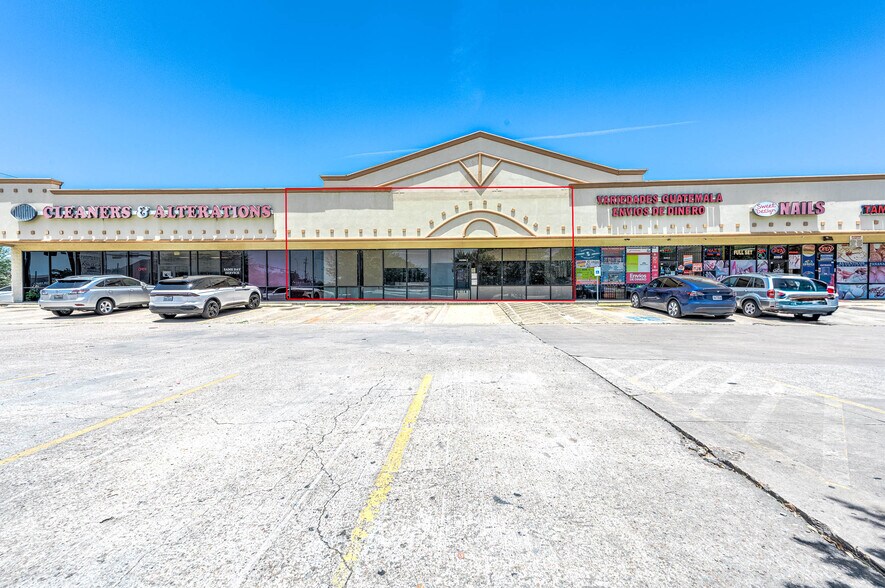 More Photos Of 8530 S Braeswood Blvd, Houston Freestanding For Lease