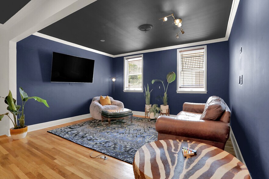 More Photos Of 2258 Young Ave, Memphis Loft Creative Space For Sale