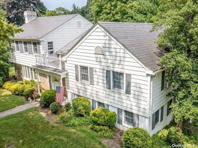 More Photos Of 849 Park Ave, Manhasset Medical For Sale