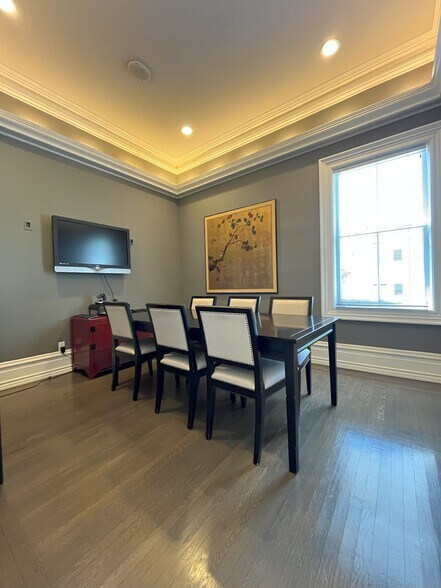 More Photos Of 824 E St, San Rafael Office For Lease