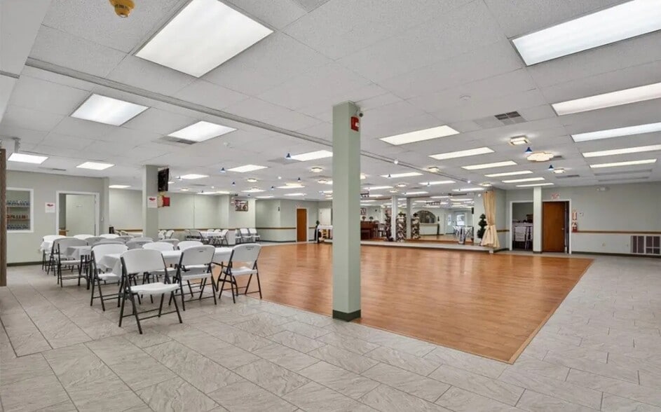 More Photos Of 3111 Normandy Dr, Springfield Office For Sale