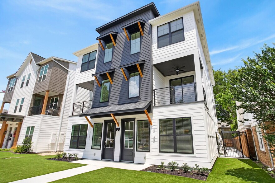 More Photos Of 3133 Cockrell Ave, Fort Worth Apartments For Sale