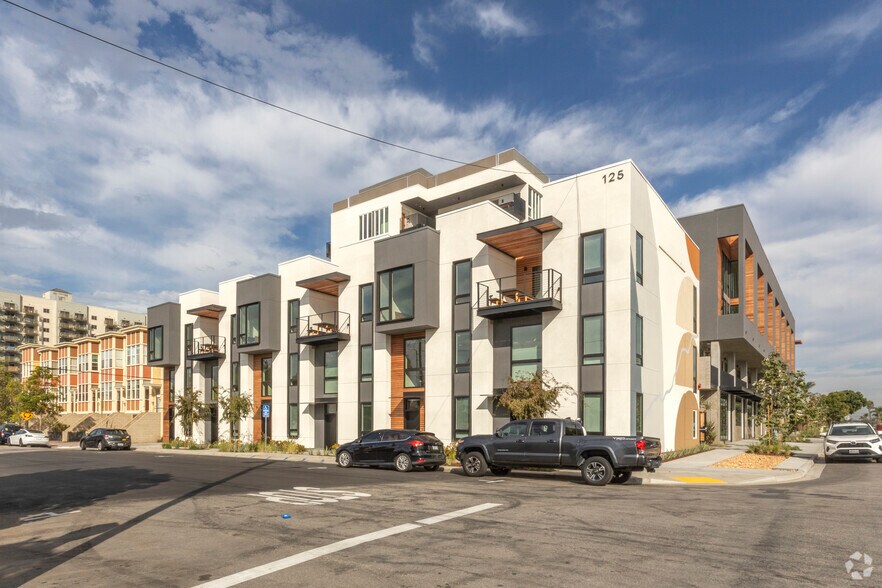 More Photos Of 800 B Ave, National City Apartments For Lease