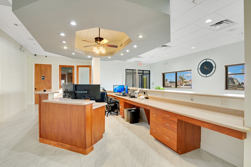 More Photos Of 1215-1221 W Fairbanks Ave, Orlando Medical For Lease