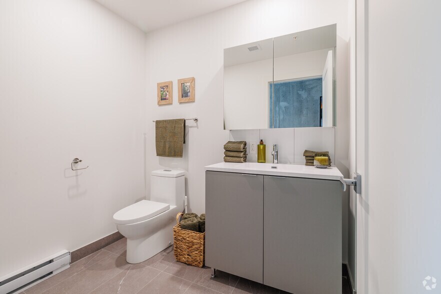 More Photos Of 5200 St De La Savane, Montréal Apartments For Lease