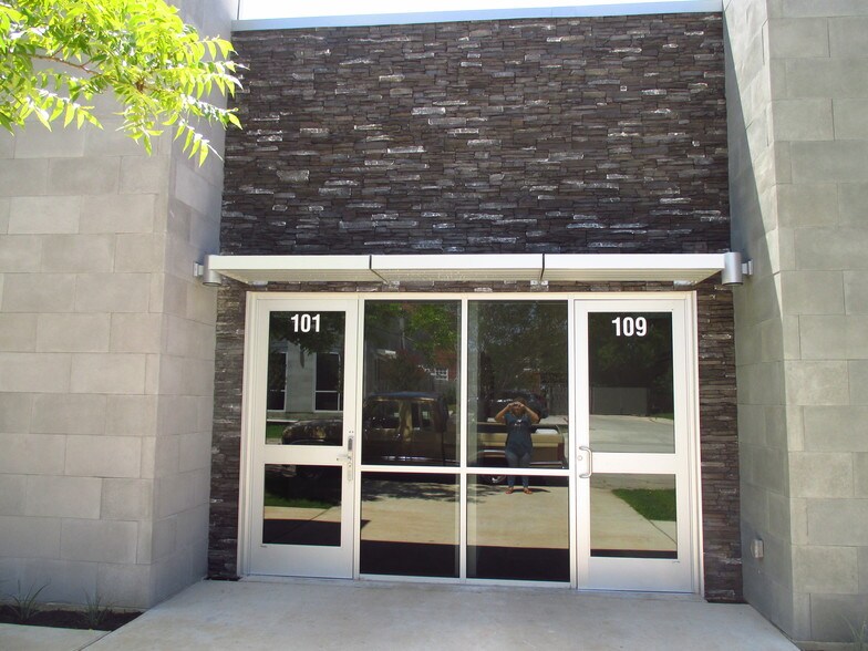 More Photos Of 1409 E McKinney St, Denton Office Residential For Sale
