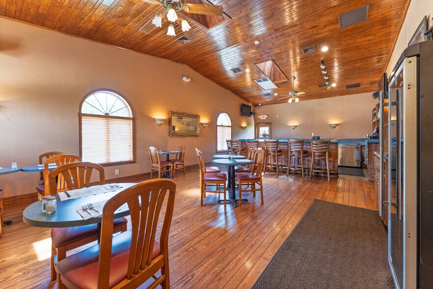 More Photos Of 400 S Center Ave, New Stanton Restaurant For Sale