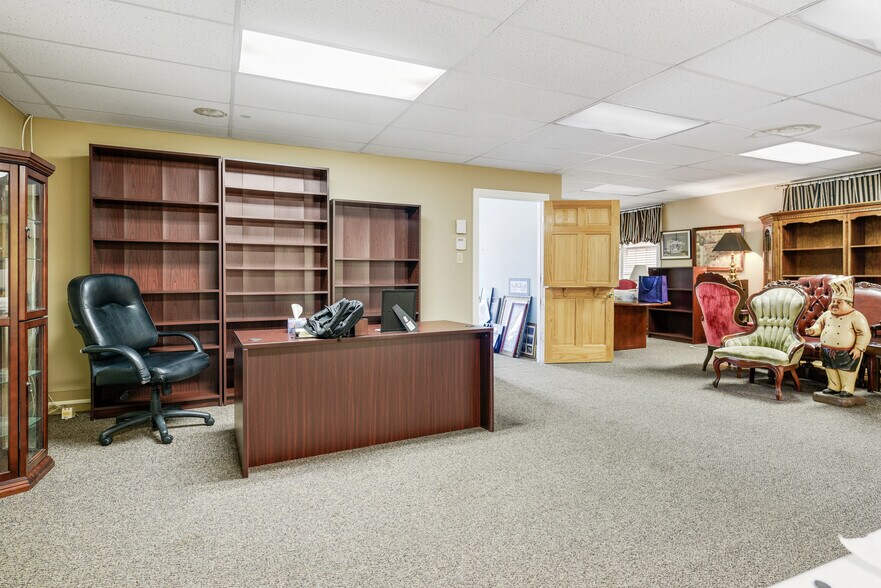 More Photos Of 175 W Smith St, Gallatin Office Residential For Lease