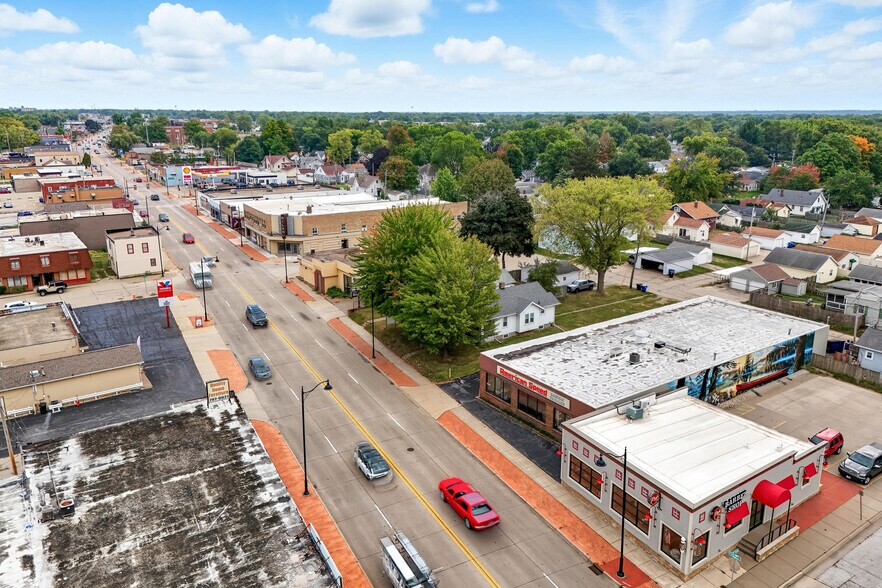 More Photos Of 3006 Avenue of the Cities, Moline Flex For Sale