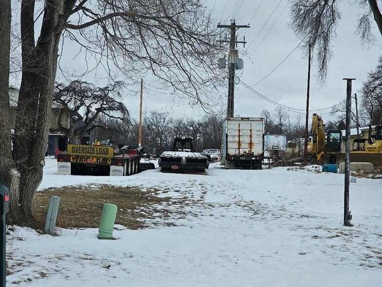 More Photos Of 211 Front St, Burlington Manufacturing For Lease