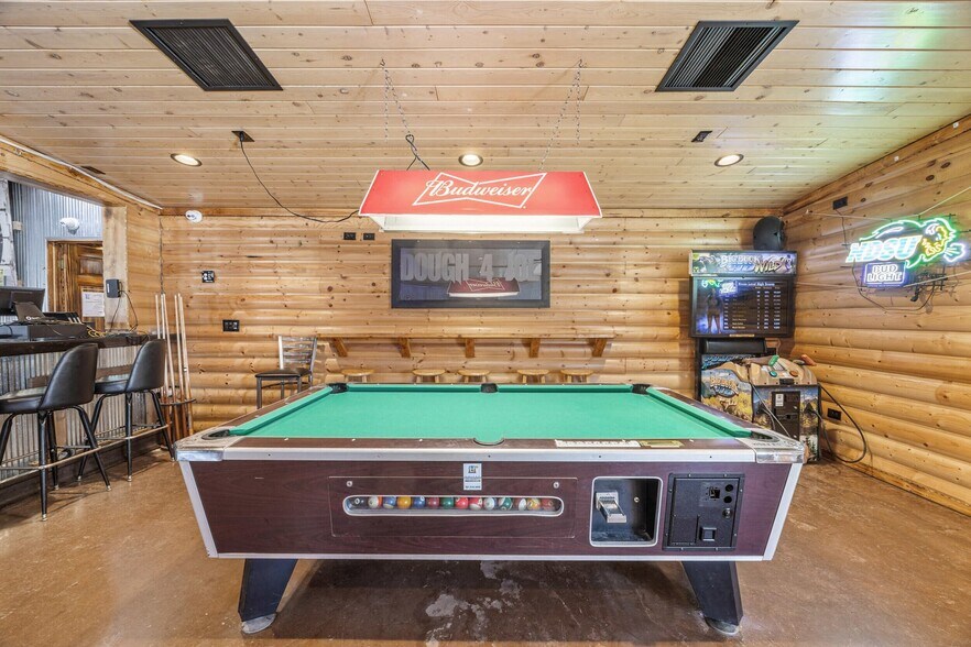 More Photos Of 511 Fergus Ave, Erhard Restaurant For Sale