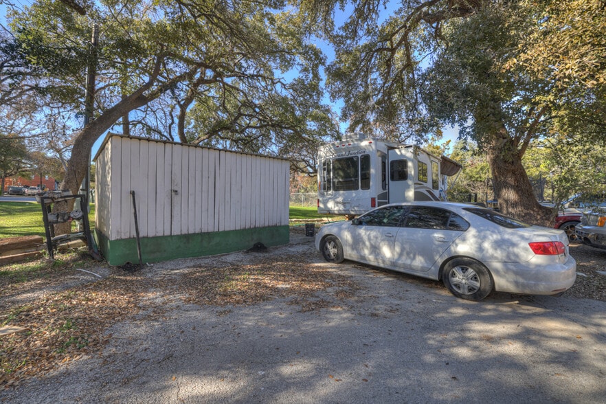 More Photos Of 8328 FM 2673, Canyon Lake Auto Repair For Sale