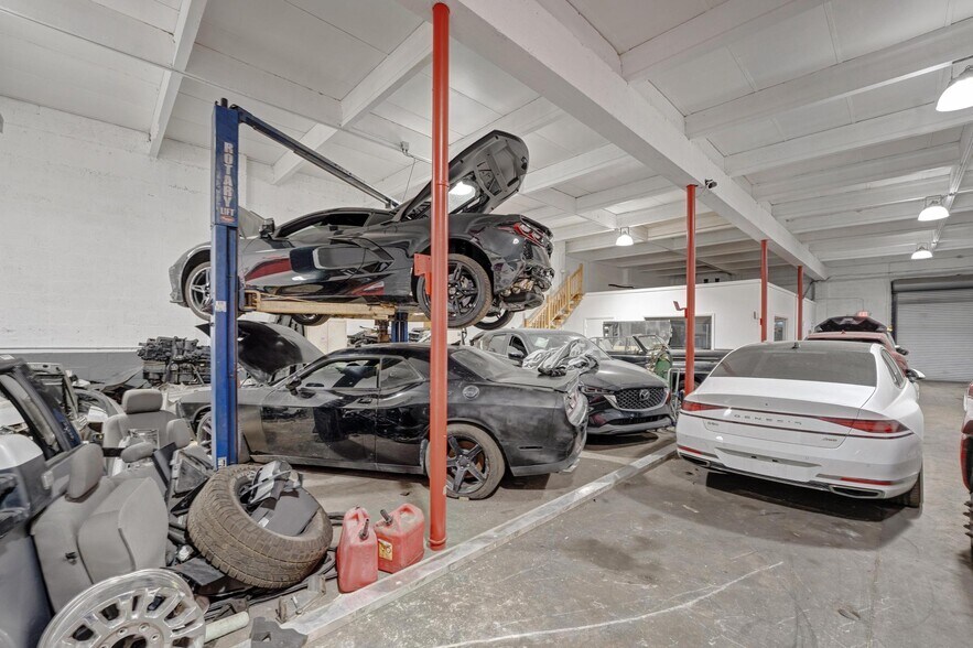 More Photos Of 2726 NW 35th St, Miami Industrial For Sale
