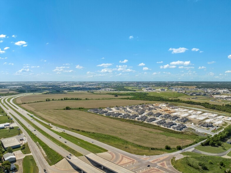 More Photos Of 256.24 Acres on IH 35 & Hwy6, Waco Land For Lease