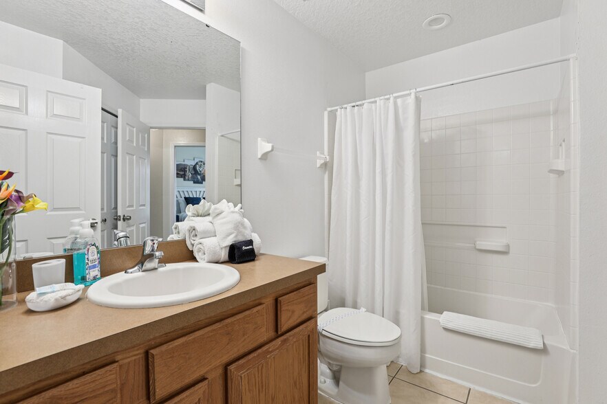 More Photos Of 136 Rosso Dr, Davenport Specialty For Sale
