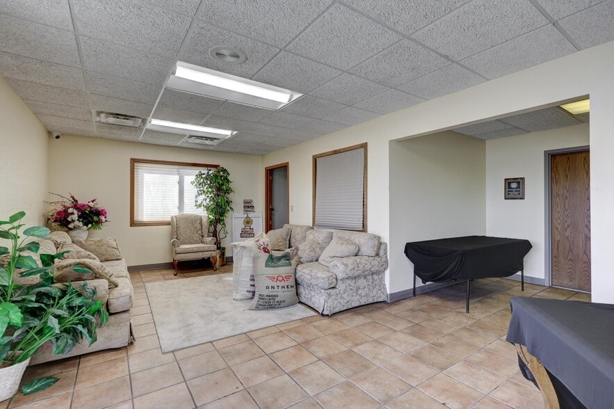 More Photos Of 2728 & 2802 N Rangeline Road, Joplin Flex For Sale