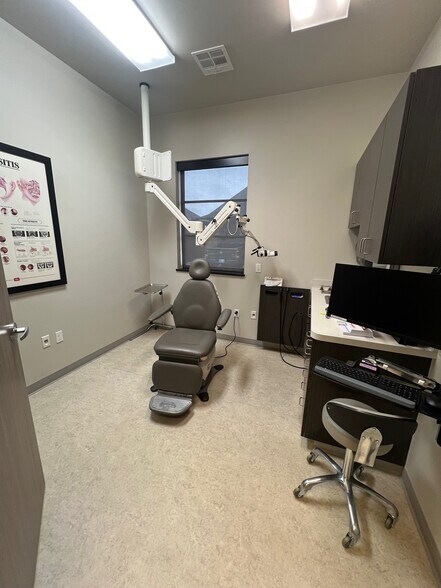 More Photos Of 1621 S Midtown Pl, Oklahoma City Medical For Sale