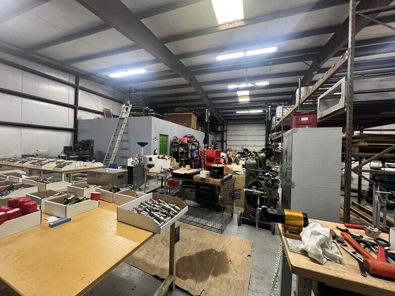 More Photos Of 1211 Wilson ln, West Haven Warehouse For Lease