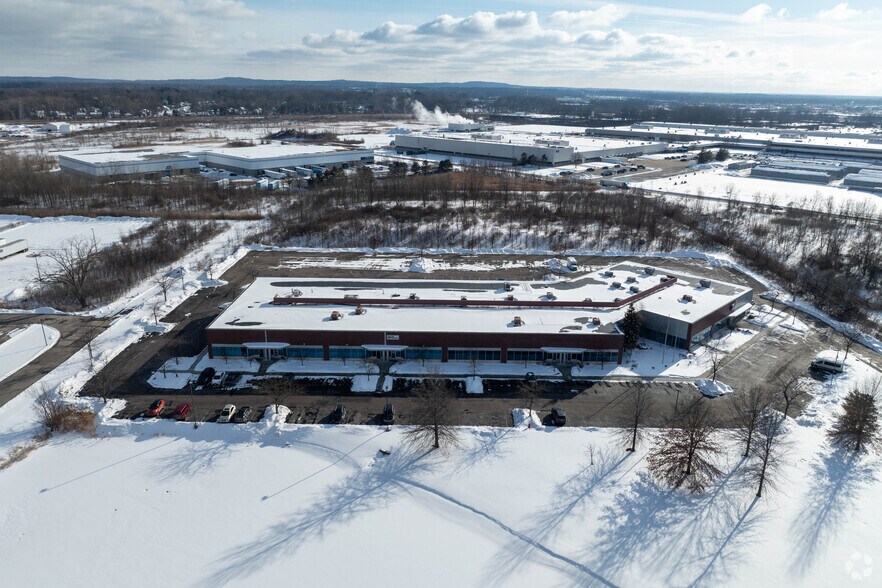 More Photos Of 8020 Tyler Blvd, Mentor Flex For Lease