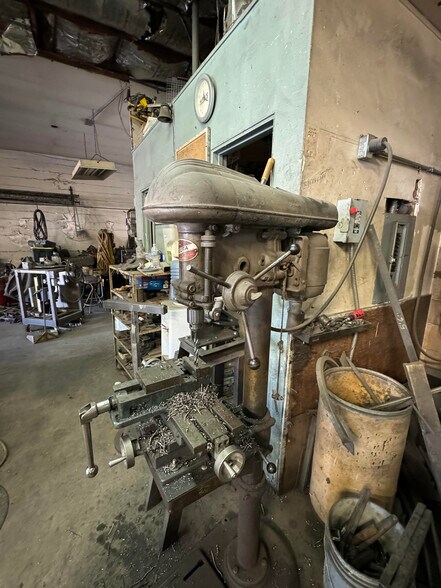 More Photos Of 2292 Cabrera Ave, San Bernardino Manufacturing For Sale