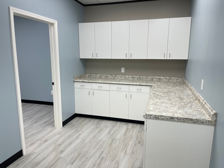 More Photos Of 5003 College Park Dr, Deer Park Light Distribution For Lease