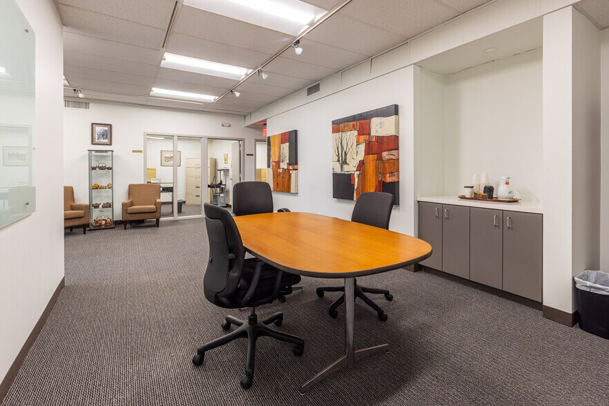 More Photos Of 8020 Westglen Dr, Houston Office For Lease