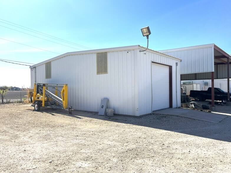 More Photos Of 926 Jody Rd, San Angelo Industrial For Lease