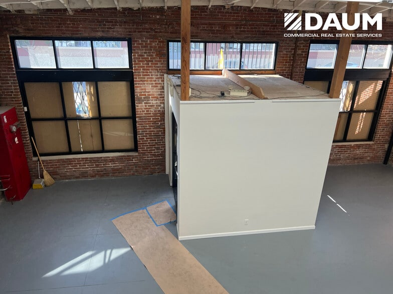 More Photos Of 800-810 S Santa Fe Ave, Los Angeles Warehouse For Lease