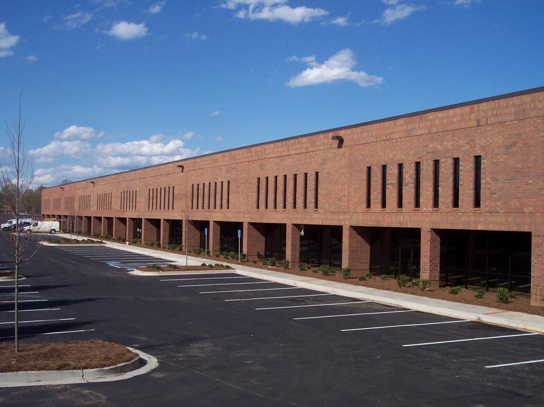 Primary Photo Of 115-131 Smoke Hill Ln, Woodstock Distribution For Lease