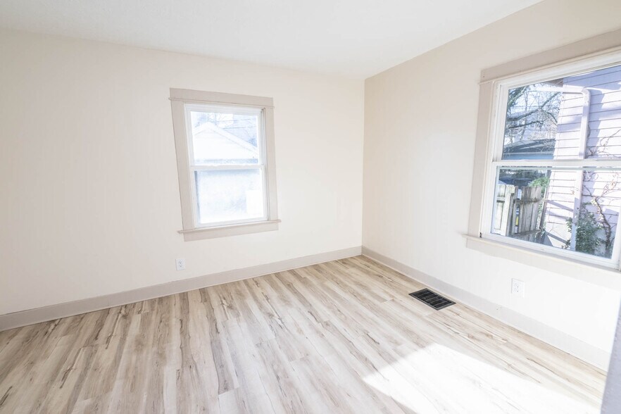 More Photos Of 128 E Bruce Ave, Dayton Multifamily For Sale