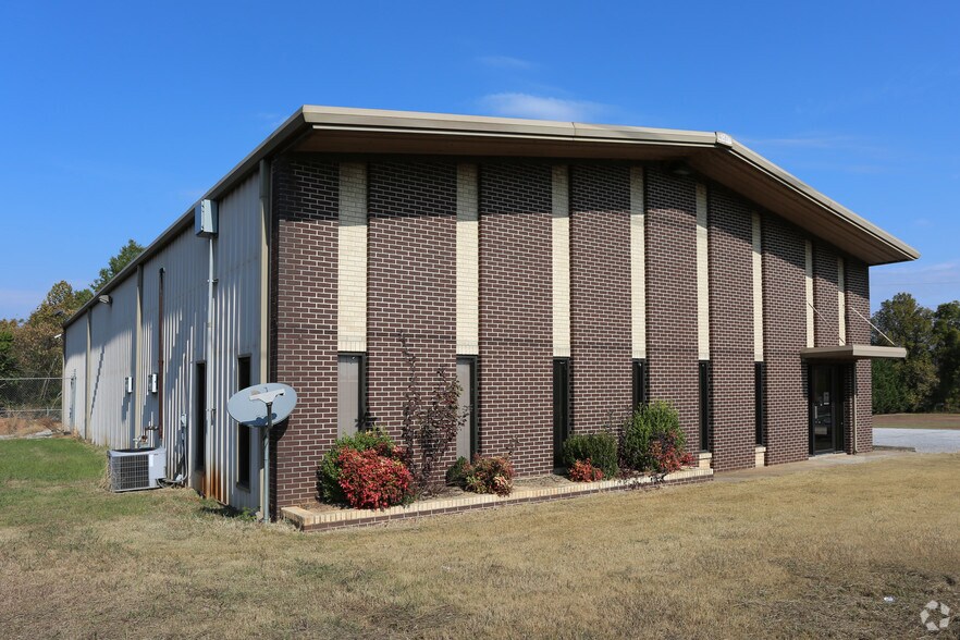 More Photos Of 2502 Highway 20, Decatur Warehouse For Lease