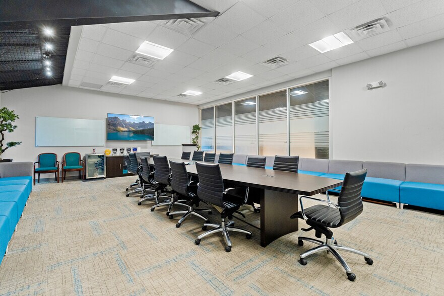 More Photos Of 7710 W IH-10, San Antonio Office For Sale