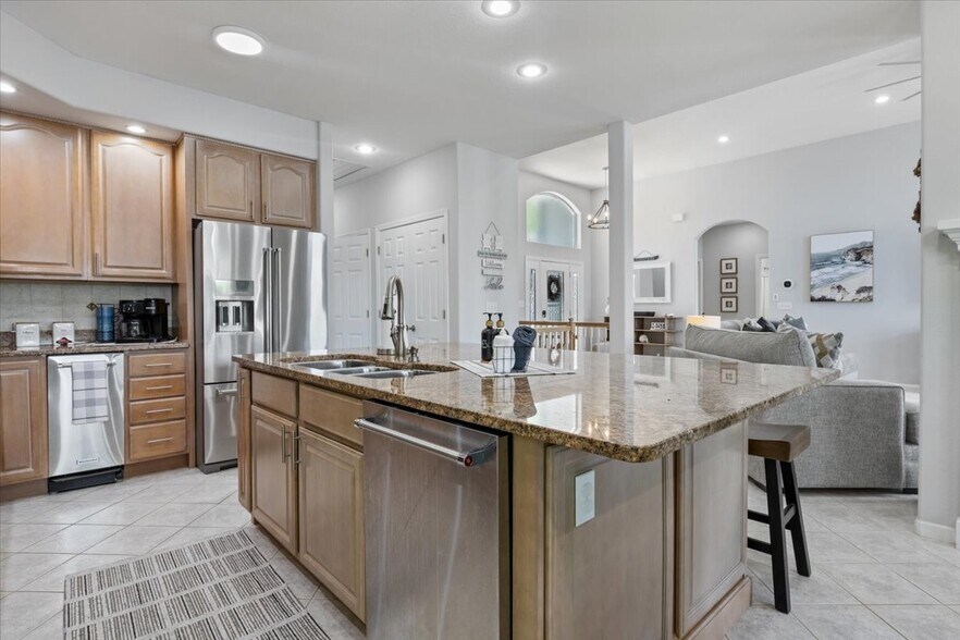 More Photos Of 415 Gardenia Cir, Sunrise Beach Hospitality For Sale