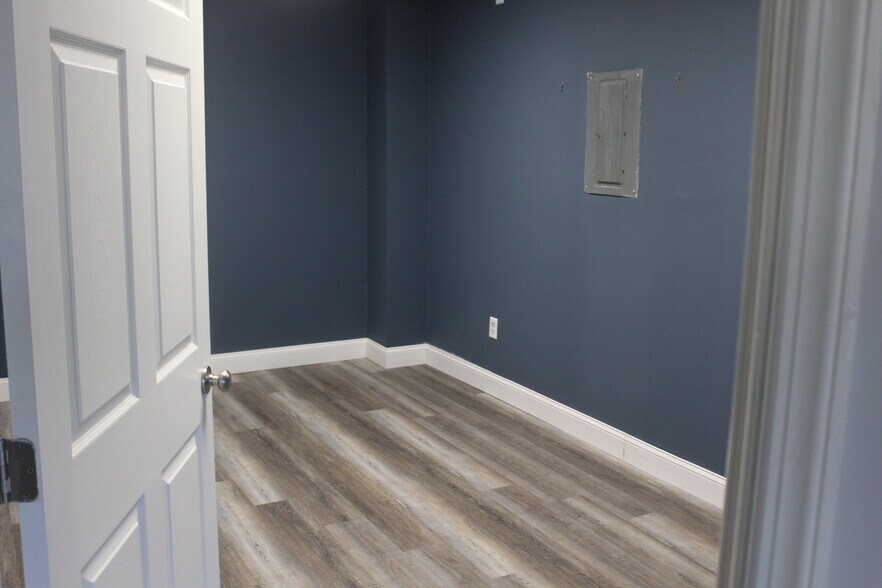 More Photos Of 3321 Doris Ave, Ocean Unknown For Lease