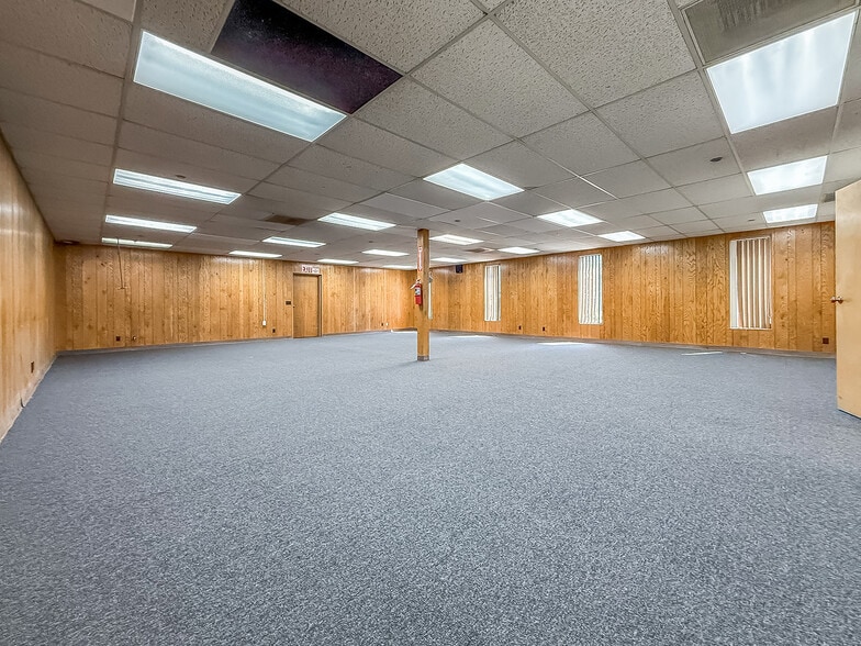 More Photos Of 8866 Laurel Canyon Blvd, Sun Valley Manufacturing For Sale