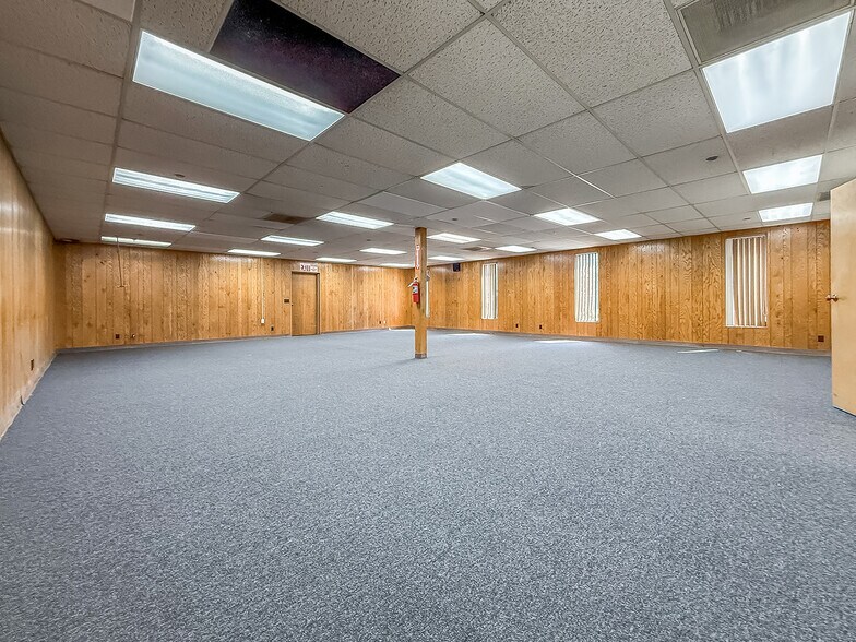 More Photos Of 8866 Laurel Canyon Blvd, Sun Valley Manufacturing For Lease