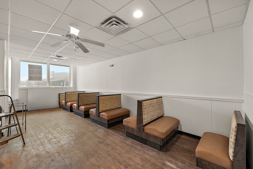 More Photos Of 23700 Harper Ave, Saint Clair Shores Restaurant For Lease