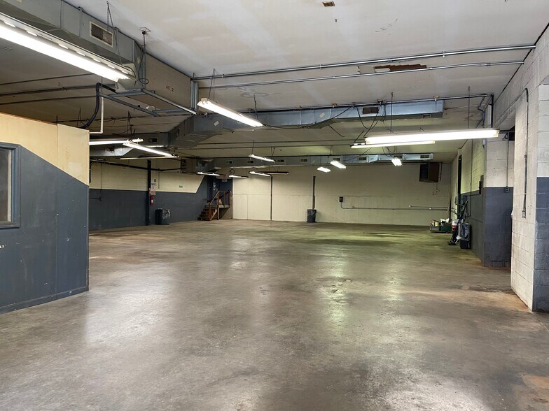 More Photos Of 524 Baxter Ave, Louisville General Retail For Lease