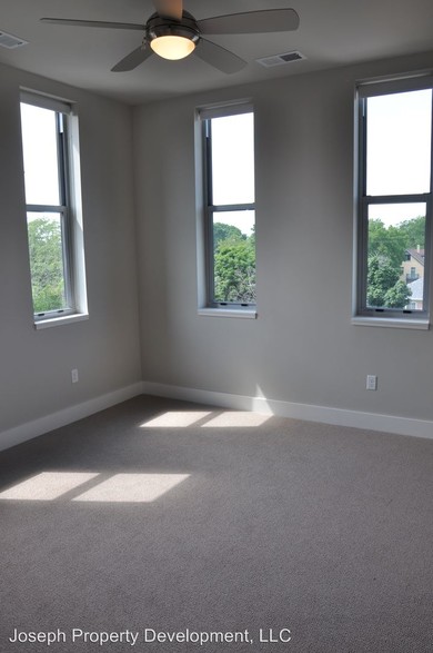 More Photos Of 4175 N Oakland Ave, Shorewood Multifamily For Sale