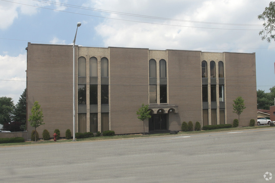 Primary Photo Of 4550 W 103rd St, Oak Lawn Office For Lease