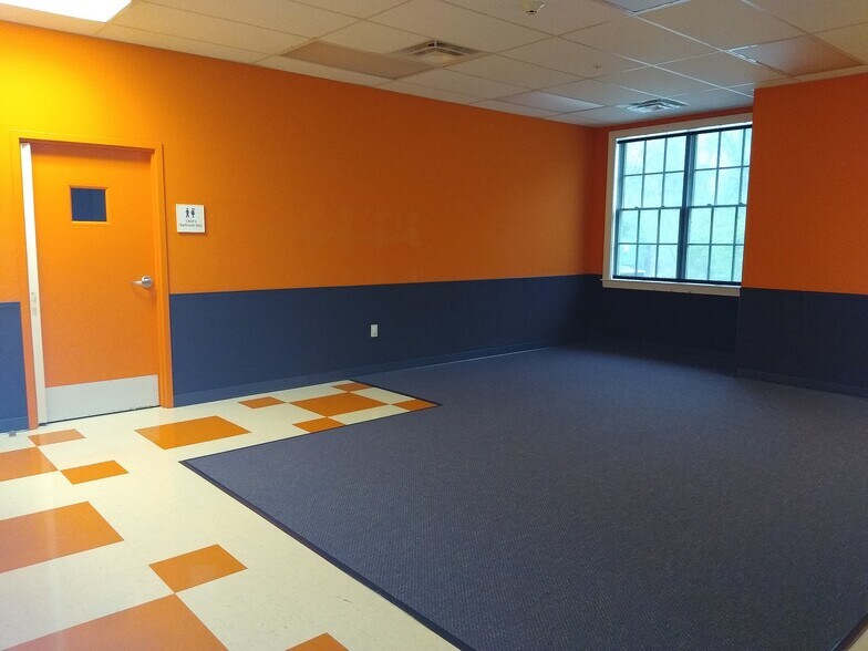 More Photos Of 7560 Sawmill Pky, Powell Daycare Center For Sale