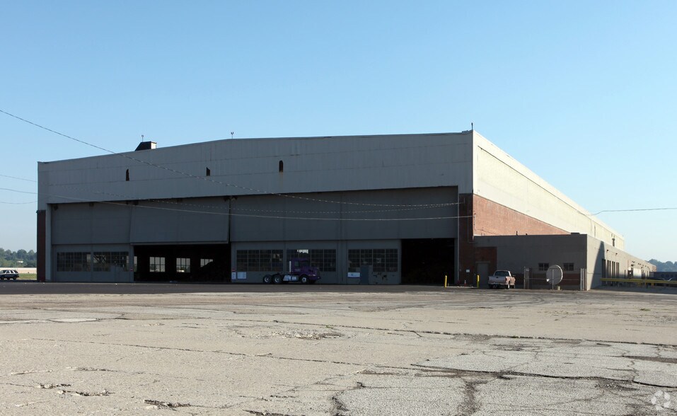 More Photos Of 1535 Exeter Rd, Akron Warehouse For Lease