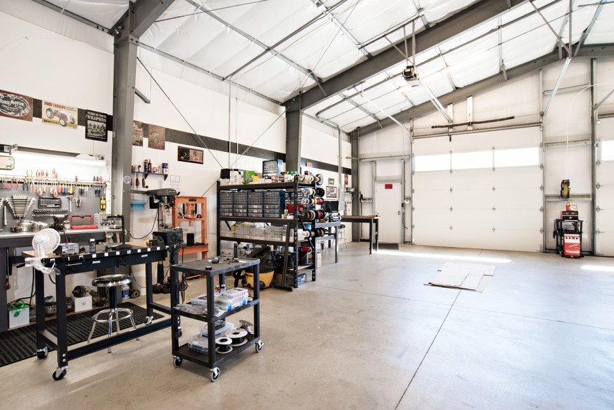 More Photos Of 2222 Mustang Dr, Silt Industrial For Lease